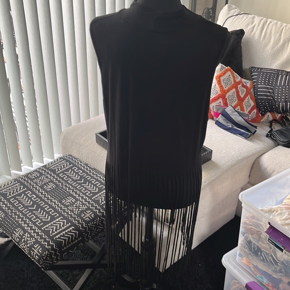 Toto Collection | Mock Neck Sleeveless Fringe Top - Picture 5 of 6